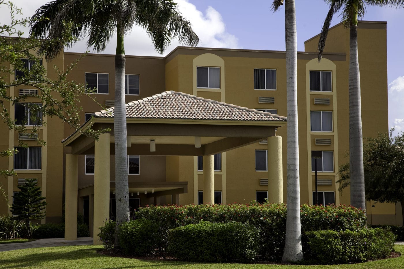 Riverview House Apartments for Rent in Lake Worth, FL