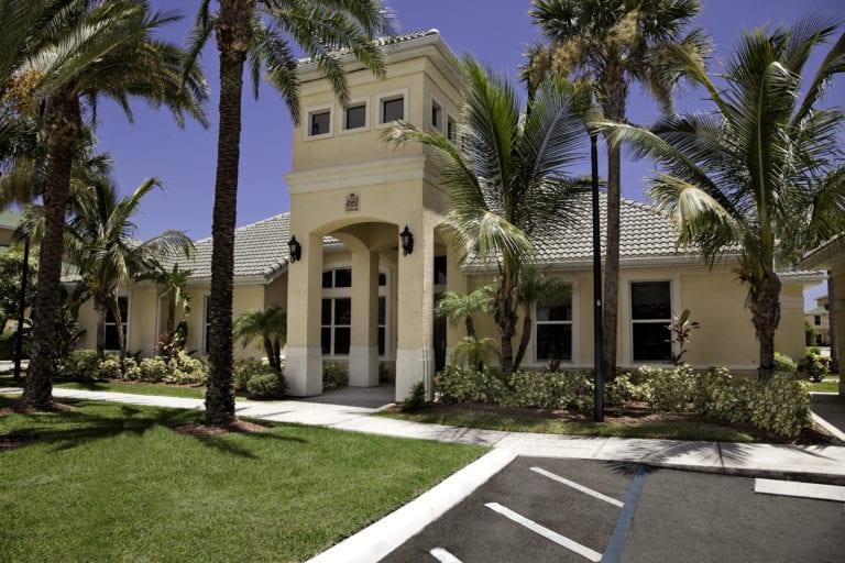 Lake Shore Apartments For Rent In West Palm Beach Fl