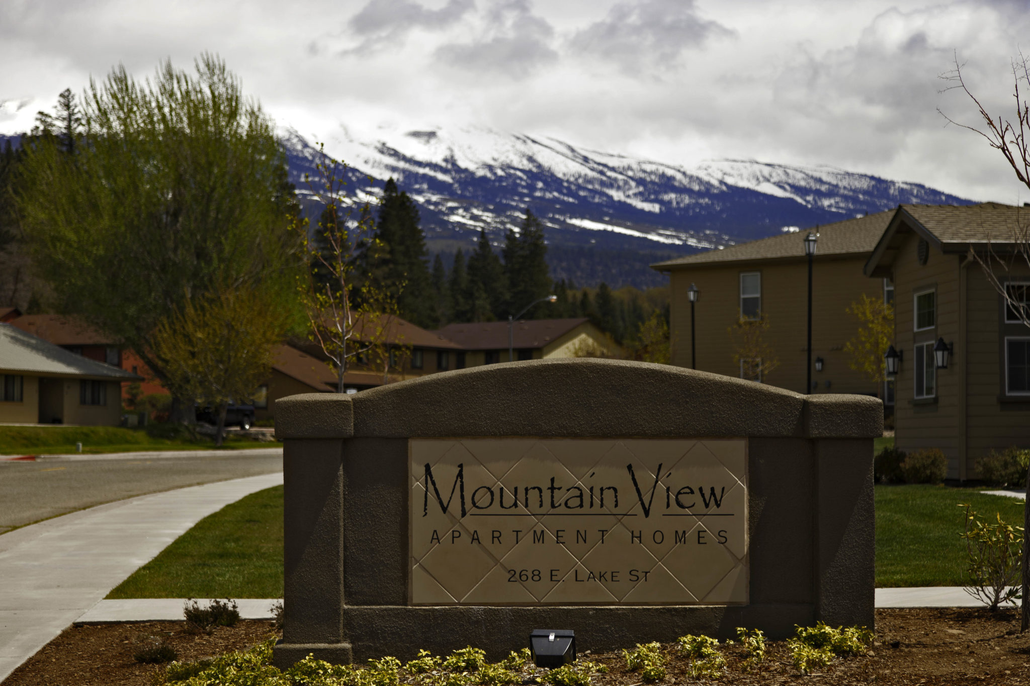 Mountain View Apartments for Rent in Weed, CA