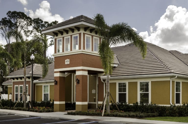 Colonial Lakes Apartments for Rent in Lake Worth, FL