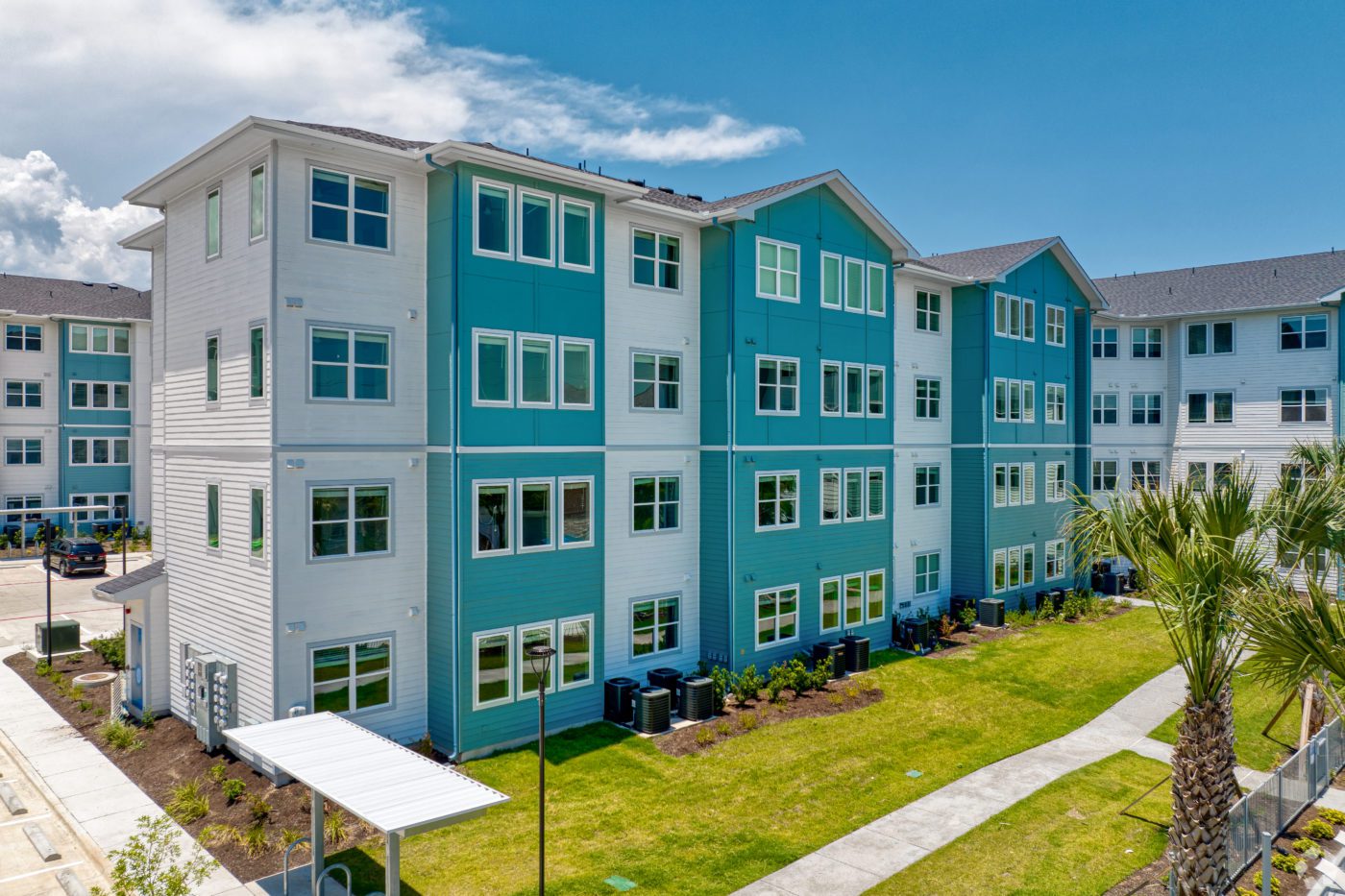 Exterior-Building-La-Cima-Austin-TX-scaled - La Cima Apartments | Austin TX